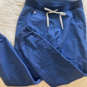 FIGS woman’s Zamora joggers big sky size small